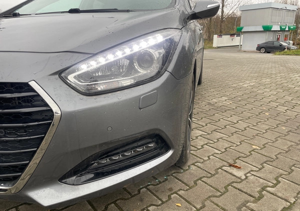 Hyundai i40 cena 57900 przebieg: 105000, rok produkcji 2017 z Koło małe 704